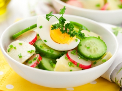 Ředkvičkový salát s vajíčkem