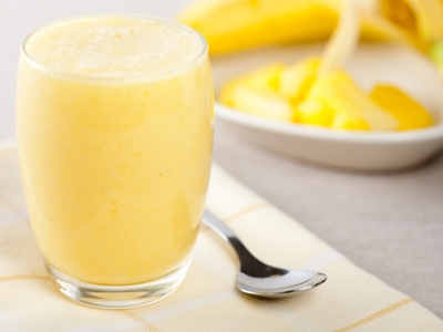 Ananasovo-banánové smoothie (nápoj)